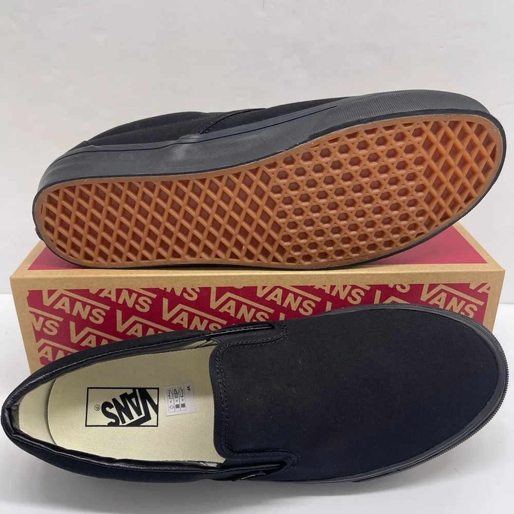 Vans Men's Classic Black Slip-On Sneakers
Black/Black
VN000EYEBKA - Picture 14 of 16